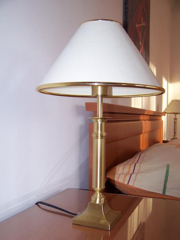 Akacia Apartment - Free Inside Parking, 2 Bedrooms, Garden, Next To Centre Boedapest Kamer foto