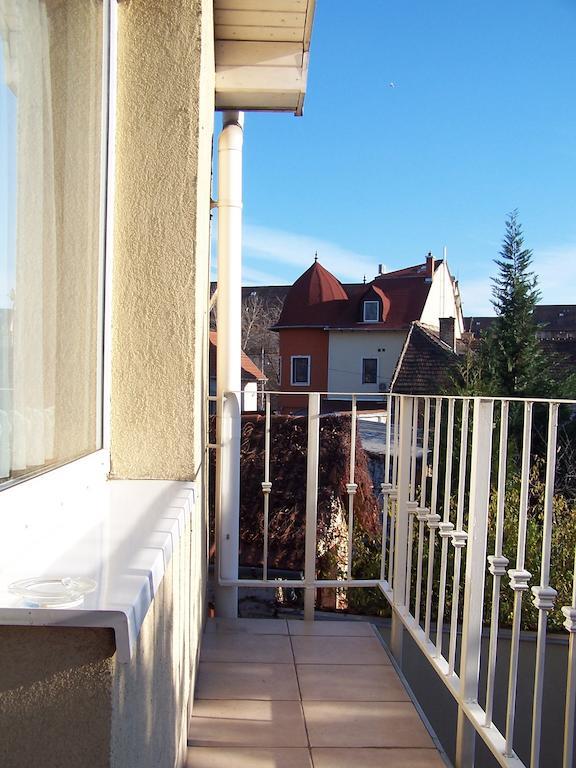 Akacia Apartment - Free Inside Parking, 2 Bedrooms, Garden, Next To Centre Boedapest Kamer foto