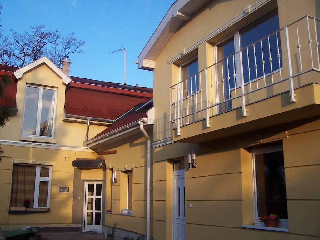 Akacia Apartment - Free Inside Parking, 2 Bedrooms, Garden, Next To Centre Boedapest Buitenkant foto